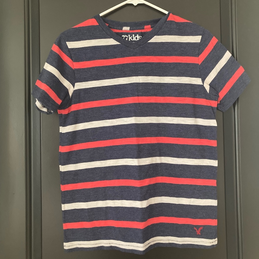 American Eagle V Neck Tee